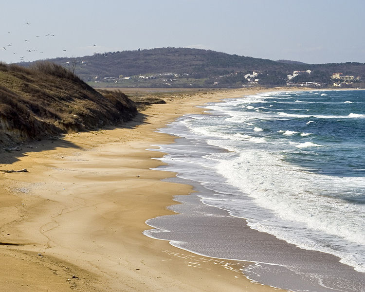 750px-Blacksea-bg-beach-dinev.jpg